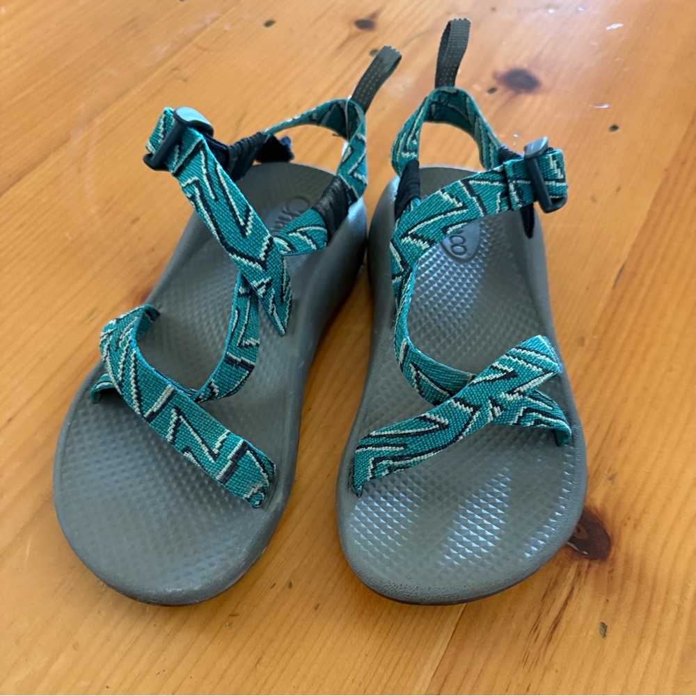 Chaco Kids Water Shoes size 4